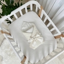 Paturica bebe din satin si material tricotat cu pilota si fundita, milky (3)